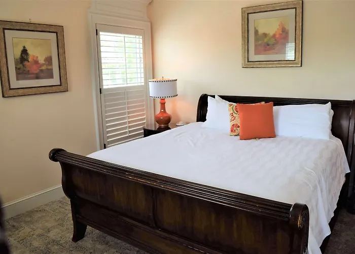 Jh Adams Inn, Trademark Collection By Wyndham