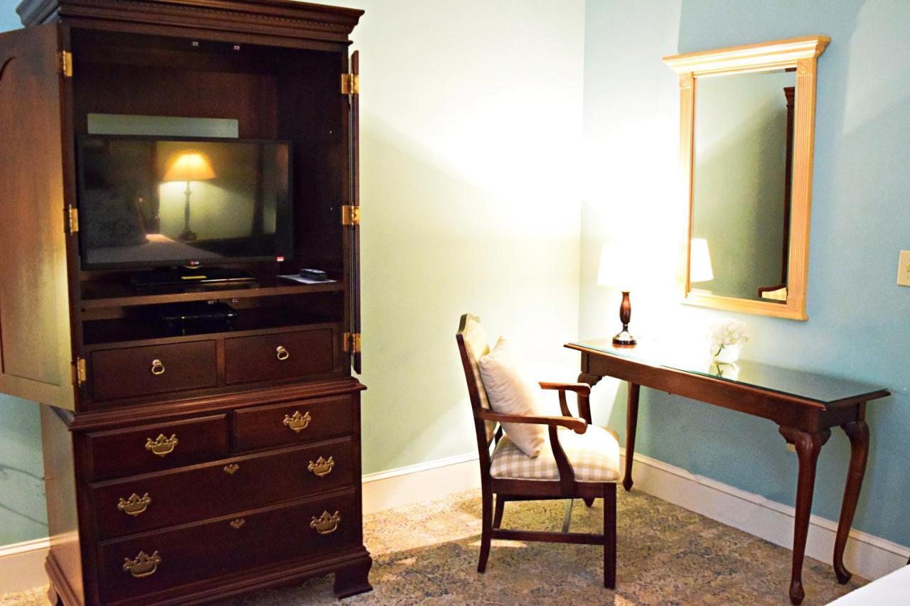Jh Adams Inn, Trademark Collection By Wyndham Inn 3*