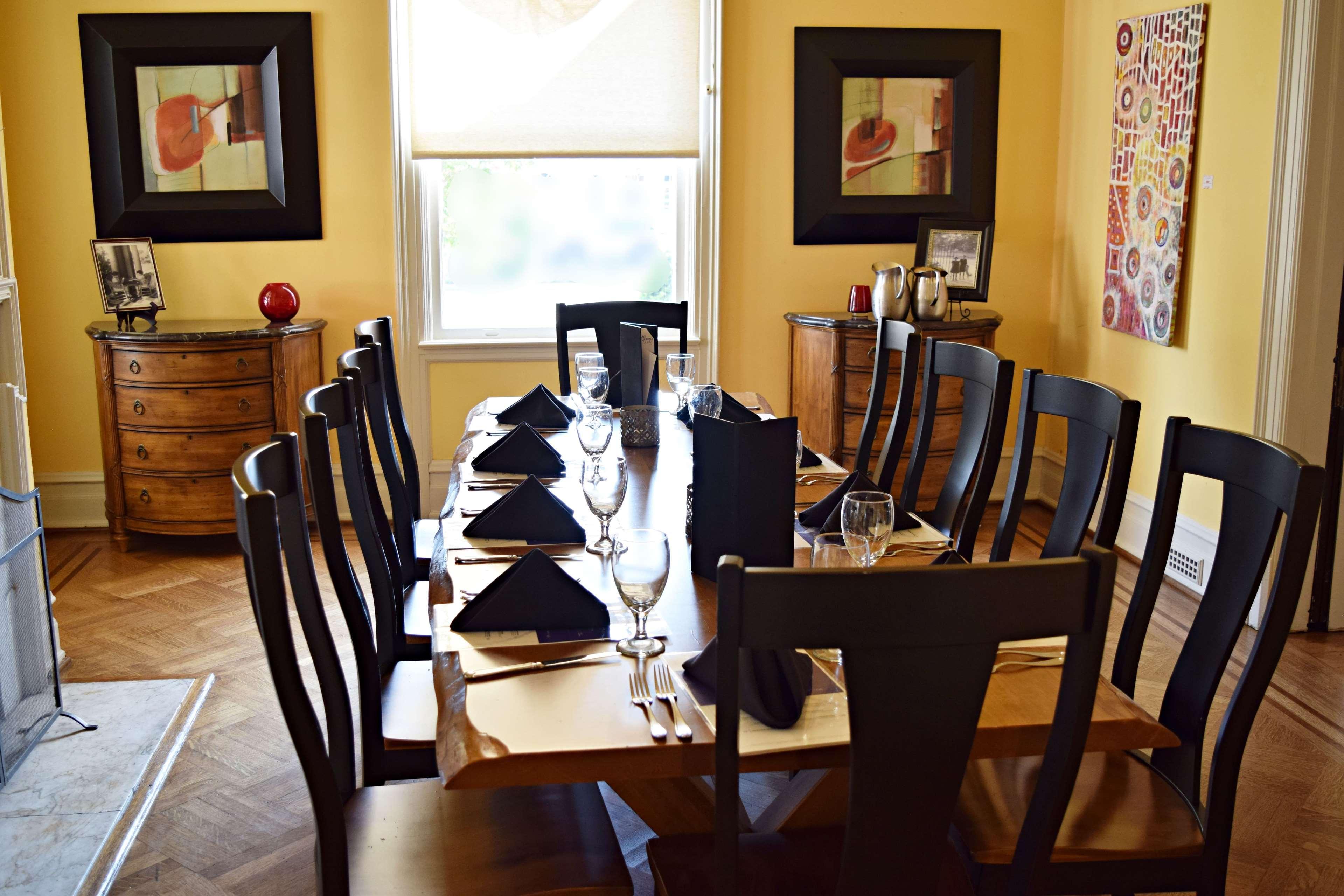 Jh Adams Inn, Trademark Collection By Wyndham Inn 3*