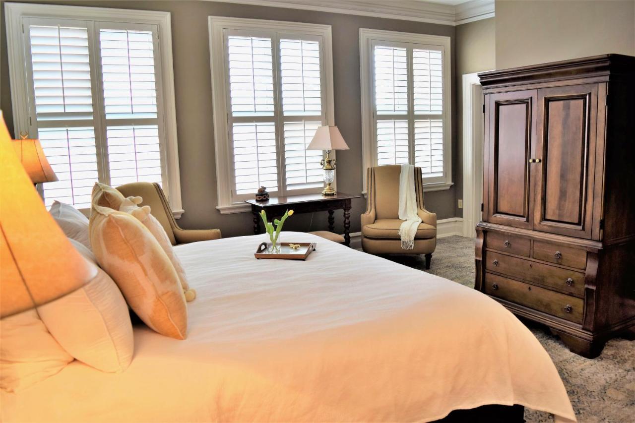 Jh Adams Inn, Trademark Collection By Wyndham Inn